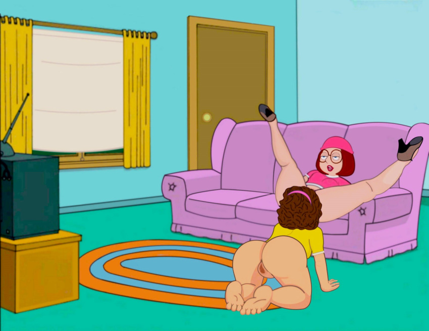 all_fours مؤخرة Family_guy نظارات قبعة مثلية الجنس meg_griffin no_panties لعق كس محلوق كس منتشر الساقين الفخذين يوري